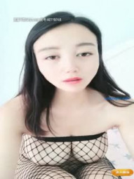 长得很有韵味的大胸美女黑丝网袜自摸挤奶 丰满吊钟大奶都快要爆出来了大叫好舒服啊好舒服