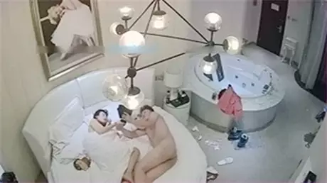 黑丝学姐饥渴边电动棒刺激阴蒂边骑操吞吐J8求操 骑乘...