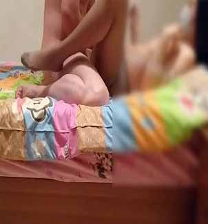 强推性感肉丝美女宿舍偷情会网友掰开双腿后入式狂插...