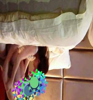 黑丝性感女友丝袜撕个洞疯狂插逼露脸高清拍摄强烈推荐