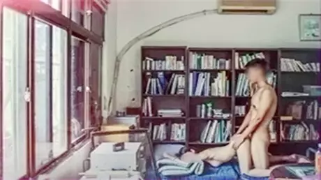 6女7男群交趴公厕团疯传6大一女生背着各自男友约战7...