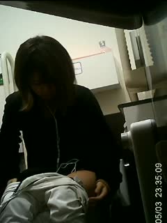 中年眼镜男宾馆约操师范院校水嫩性感的大二美女啪啪,从床上干到地下,抱起来狠狠干,身强体壮连续搞了美女2次,吃不消了!第03集