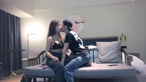 丝袜女奴小奶猫勾搭大哥露脸口交暴力抽插03