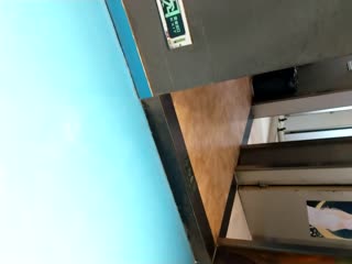 精选（露脸）大神去国内某学院TP美女学妹尿尿 花毛衣妹子尿完还要摸摸自己小穴