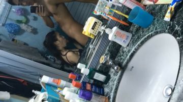 女神范180CM性感长腿美女寂寞难耐约上次把她操爽的中年男牌友啪啪,把冷冻酸奶弄逼上吃,爽的嗷嗷叫,扒光勐干,国语!