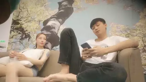 【阿星探花求关注】，新人精彩首场，蜂腰翘臀短发女神，美胸飞舞激情无限，后入女上菊..余