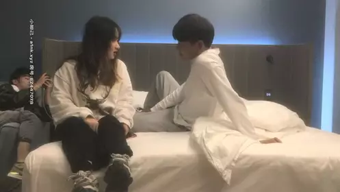 网络热搜--南韩俱乐部极品援交女 李珠熙 遭嫖客偷拍后流出 网络