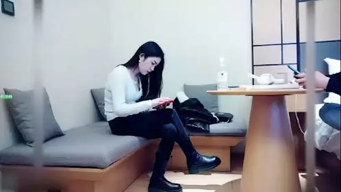 秦探秦总探花 约了个颜值不错牛仔裤少妇 互摸舔弄调情弄了半天没硬起来