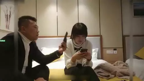 大吉大利探花大长腿外围妹黑丝大屁股翘着口交近距离视角拍摄骑在身上往下猛坐