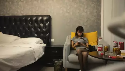 捶子探花与纹身美女激情四射