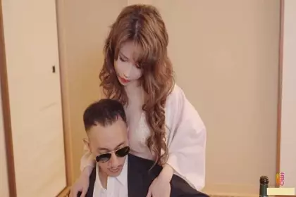 《强烈⭐推荐精品》超强裸舞节奏抖奶，极品女神史上最强美胸全裸完美演绎英雄联盟S8赛季主题曲，又美又诱人