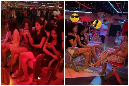 胖叔网盘被黑不愿意付赎金被黑客流出炮房多角度偷拍约了个 财经学院的大波学生妹 口活儿刁钻 女上