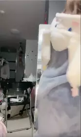 老公不在家所以挂网求炮的30岁风骚人妻！先用按摩棒止渴消火！