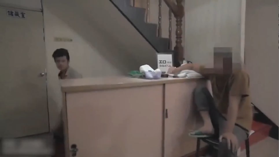 骚气主播柒格格~跳蛋自慰狂撸~身体抽动喷水大骚屄~女儿好想要啊~爸爸快点用你的大鸡巴来艹我！骚逼好痒~快受不啦！