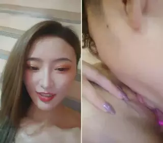高颜值姐妹花双女秀 磨豆腐 69式舔 姐姐插妹妹的逼 舌吻 妹妹插逼自慰 来回抽插 非常精彩