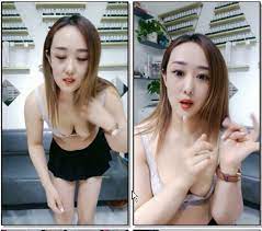 颜值不错妖艳妹子和闺蜜一起玩，口交上位骑乘大力猛操呻吟，很是诱惑喜欢不要错过