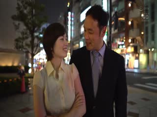 STARS-079 奥手なモジ新人嬢小泉ひなた