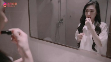 两个很棒的小美女在网吧勾引小哥哥轮流干炮