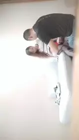 突击丶队长约了个红色内裤少妇啪啪，性感黑丝撕掉各种内裤摸逼，埋头舔逼扣穴特写，擡起双腿抽插猛操