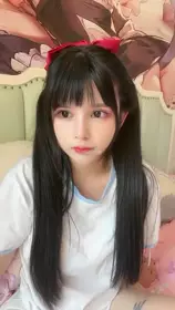 极品女神伊娃乱伦剧情，玩游戏失败只好求弟弟掏出肉棒就吃啪啪