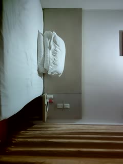 新人小伙，约年轻学生妹兼职，做爱挺疯狂，呻吟阵阵女上位疯狂摇摆，爽啊