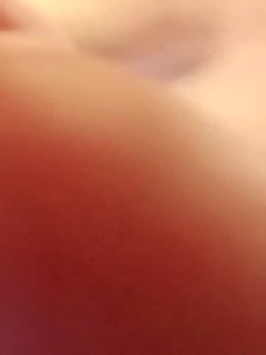 鸭舌帽极品颜值酒窝美女放开尺度诱惑脱下内裤掰开肥穴给你看手指插入扣弄特写跳蛋震动阴蒂浴室洗澡