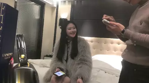 小米1.8k极致性价比高颜值性感御姐，撩起短裙摸逼深喉抽插猛操