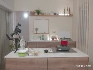 [无码破解]EBOD-920「大家族の长女で家族のみんなが本当に大好き！休日は8人分の料理もしてます！」高岭の花に见えますが実は超第06集