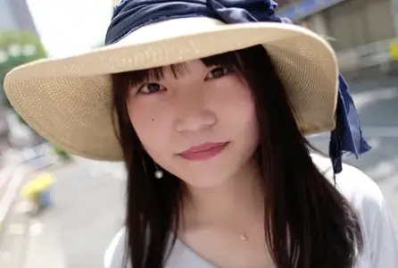 FC2-851963FC2-851963 《个人撮影》21岁少女，超级可爱的女士。【2时间32分