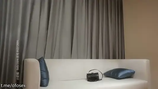 【小宝寻花】气质黄发妹子啪啪，花臂纹身舔弄骑乘抽插猛操