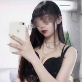 纯欲反差婊女博主