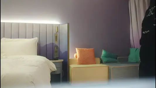 《用利抽插》丰乳肥臀大奶妹，超短裙一把抱住揉奶子，镜头前深喉插嘴，开档灰丝扣穴后人爆插