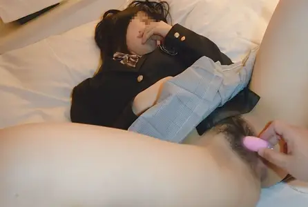 FC2-1742057FC2-1742057 [个人拍摄] 美腿的情色少女系列！风格太好了！！ 素