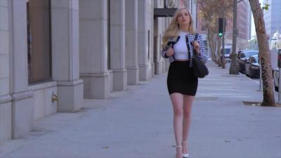 被上司盯上的蜜桃臀 职场潜规则下用肉体偿还债务的夜晚