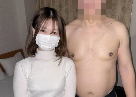 FC2PPV-4625246 白皙清纯的偶像级女孩