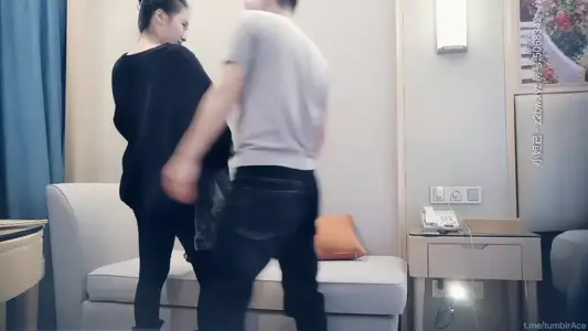 学舞蹈的妹子，可以在被操的时候摆出标准的一字马