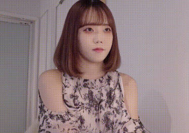 FC2PPV-4670485 充满透明感的白皙苗条18岁