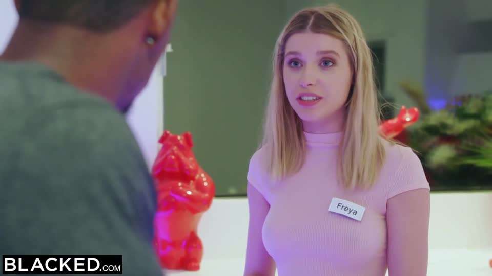 户外性爱让皮肤被阳光晒得黝黑