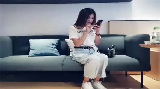 高颜值御姐的精彩吃鸡之夜