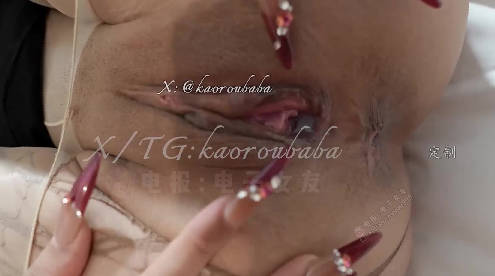 歹徒的调教深夜独行的极品少妇不知自己早已被人盯上-烤肉爸爸