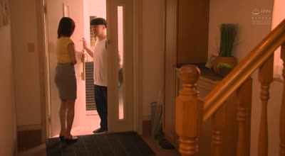 ADN-685 家に帰ると母と友人が汗だくで…。 ー息子の友人に抱かれた母ー 鹫见すみれ