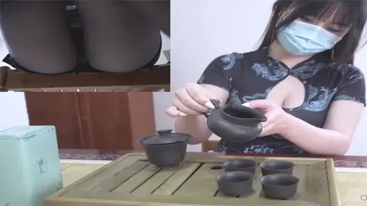 Onlyfans极品白虎网红NANA：性感茶艺老师湿身诱惑