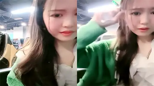 贫乳马尾骚女高跟淫语挑逗，直播互动近拍狂扣蜜穴自慰喷水！